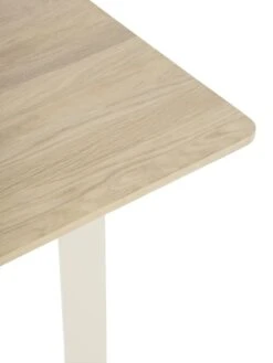 Muuto Table 70/70, 225 x 90 cm, Chêne Massif - Sable -Muuto 70 70 table 170x85 cm solid oak sand detail 1 Muuto 5000x6666 2