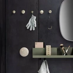 Muuto Étagère Folded, Noir, Modèle Moyen -Muuto 705 16 MuutoFV iso 1