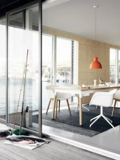 Muuto Lampe Unfold, Orange -Muuto Adaptable FiberChair Unfold med 2