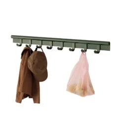 Muuto Patère Coil, 100 cm, Vert Foncé -Muuto Coil coat rack 100 dark green w styling Muuto 5000x5000 hi res