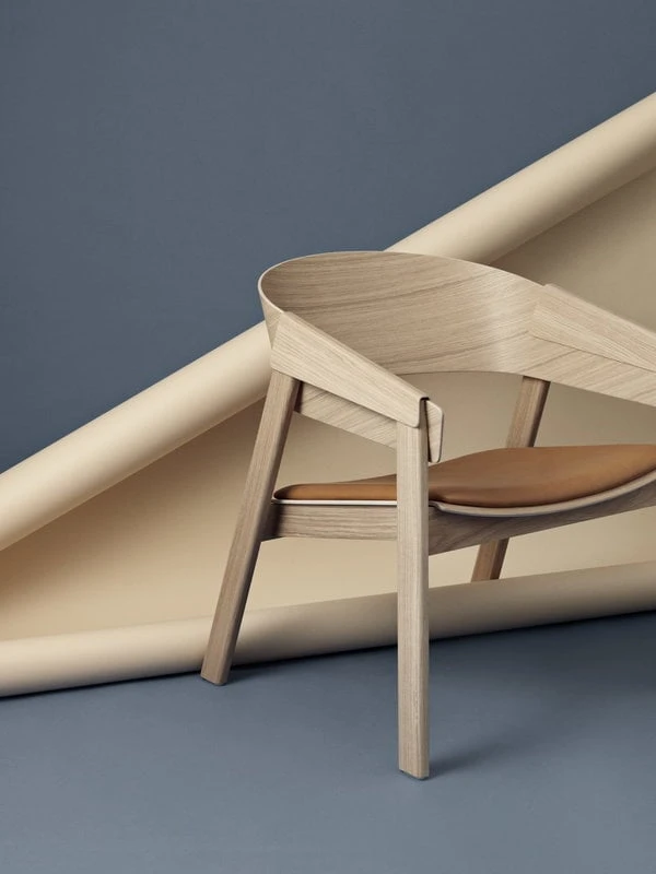 Muuto Fauteuil Lounge Cover, Chêne/cuir Cognac 8 Muuto Fauteuil Lounge Cover, Chêne/cuir Cognac – Image 6