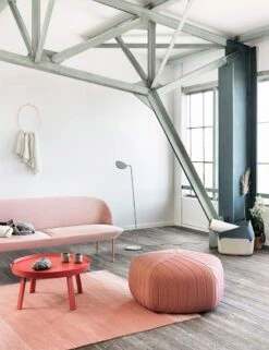 Muuto Pouf Five, Mandarine -Muuto Five varjo push oslo leaf restore around LF 1
