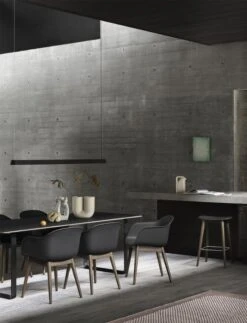 Muuto Suspension Linear, 169,2 cm, Noir -Muuto Linear pendant lamp 169 black 70 70 black fiber armchair fiber counter stool black stained dark brown muuto org 2815029