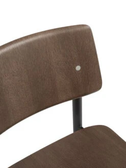 Muuto Chaise Loft, Noir - Teinté Marron Foncé -Muuto Loft chair black stained dark brown v2 detail Muuto 5000x6667 hi res