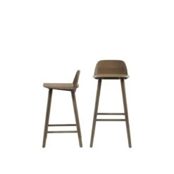 Muuto Tabouret De Comptoir Nerd, 65 cm, Teinté Marron Foncé -Muuto Nerd bar stool stained dark brown group Muuto 5000x5000 hi res 1